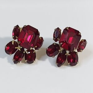 Vintage Red Glass Rhinestone Screw Back Earrings